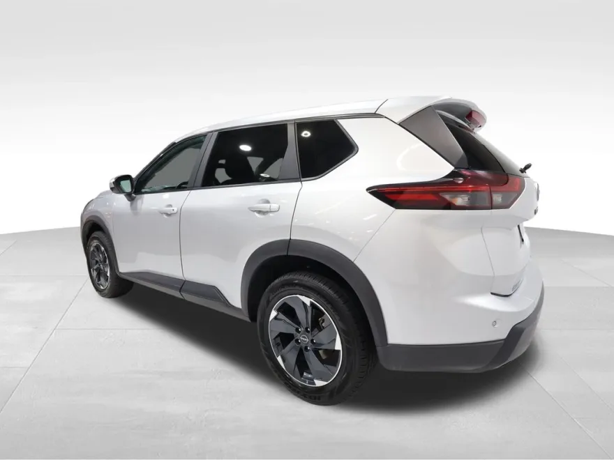 2024 Nissan Rogue SV photo 1