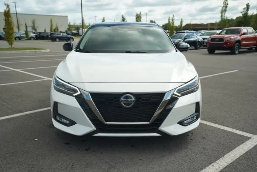 2021 Nissan Sentra SR photo 1