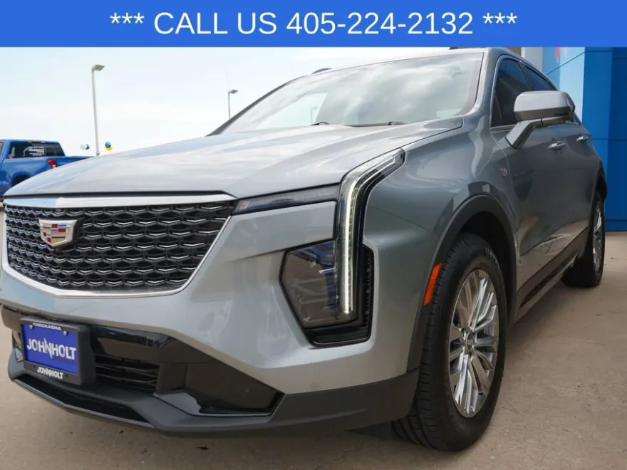 2025 Cadillac XT4 Premium Luxury photo 1