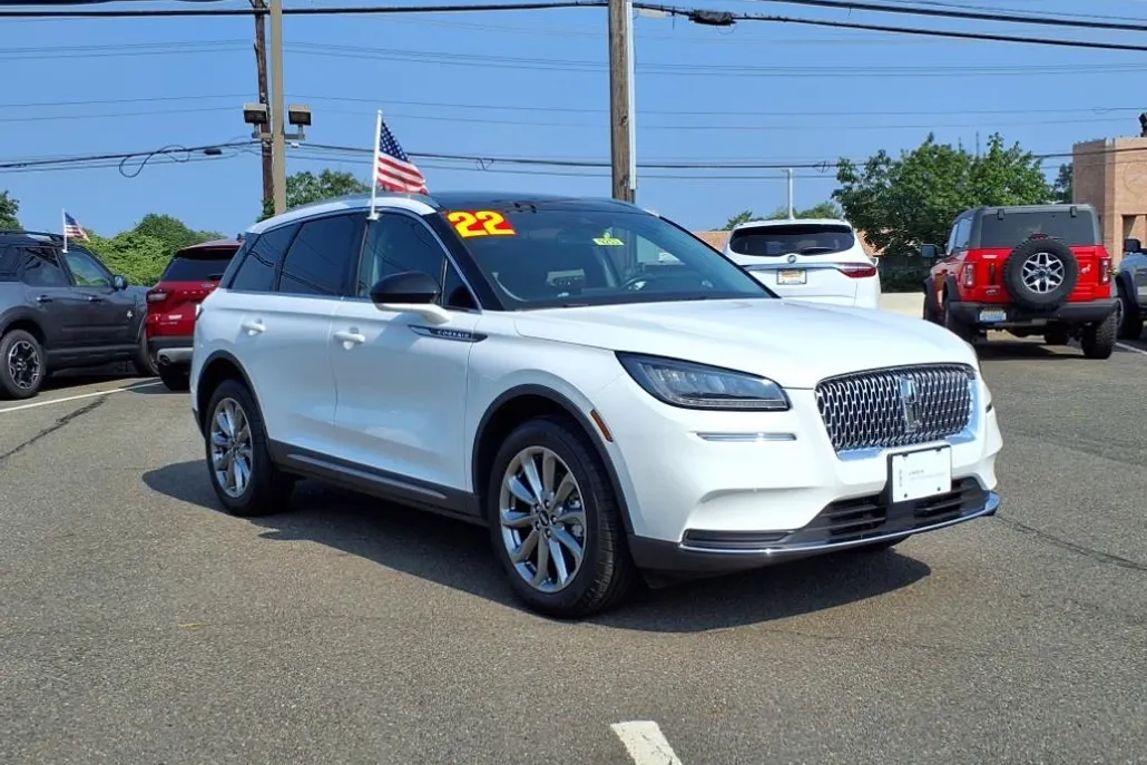 2022 Lincoln Corsair Standard photo 1