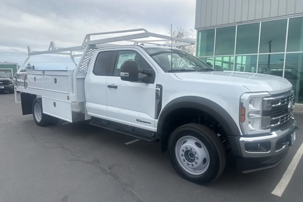2025 Ford F-550 XL photo 1