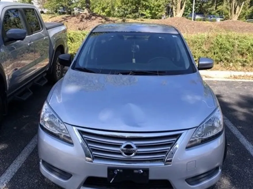 2015 Nissan Sentra SV photo 1