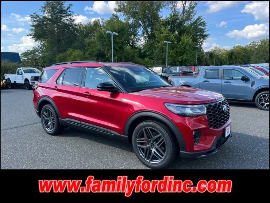 2025 Ford Explorer ST photo 1