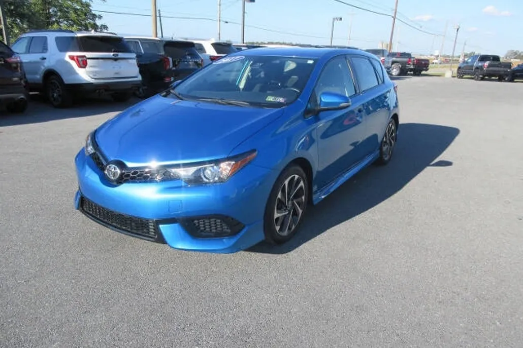 2017 Toyota Corolla iM Base photo 1