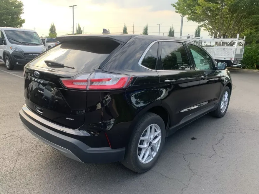 2024 Ford Edge SEL photo 1