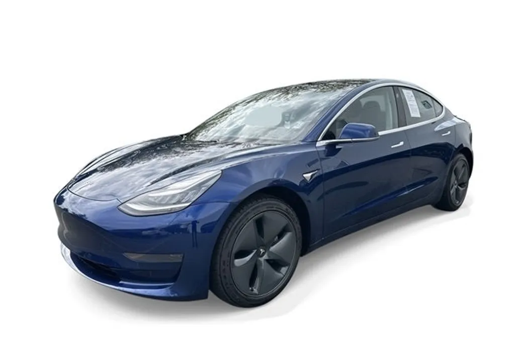 2020 Tesla Model 3 Standard Range Plus photo 1