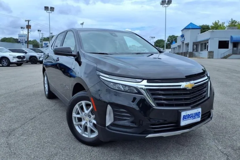 2022 Chevrolet Equinox LT photo 1