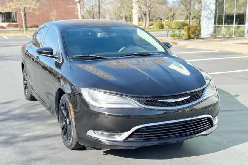2015 Chrysler 200 Limited photo 1