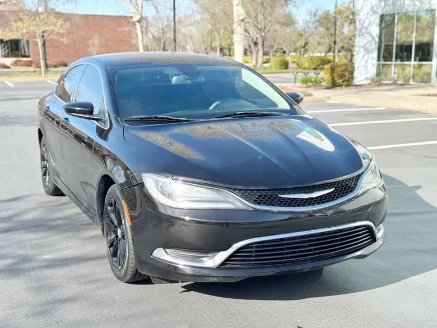 2015 Chrysler 200 Limited photo 1