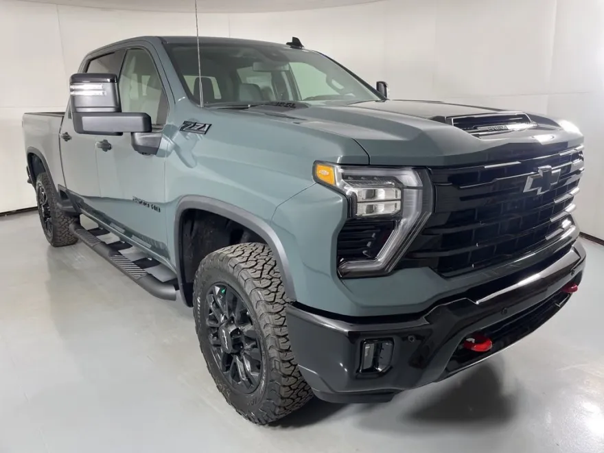 2026 Chevrolet Silverado 2500HD LT photo 1