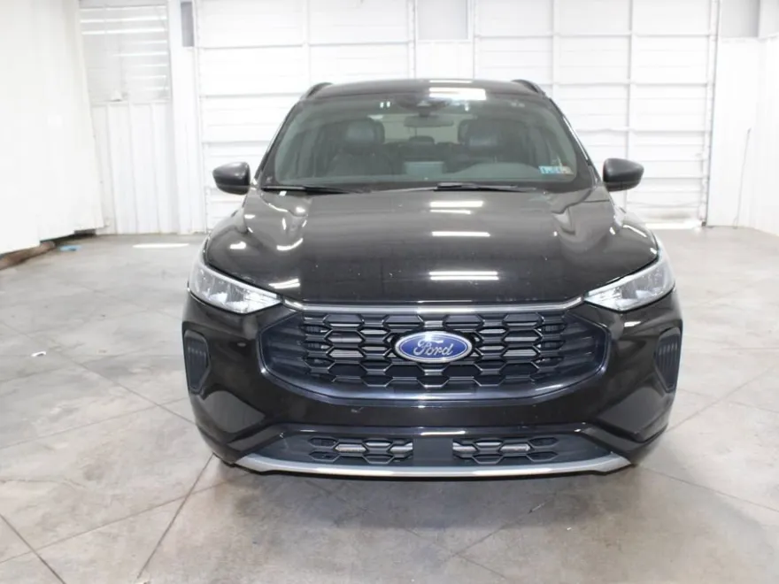 2024 Ford Escape ST-Line photo 1