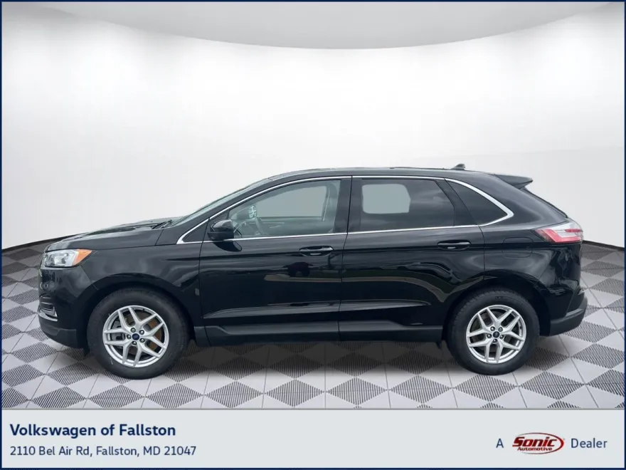 2021 Ford Edge SEL photo 1