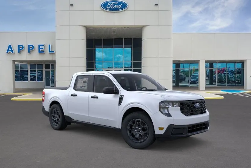2025 Ford Maverick XLT photo 1