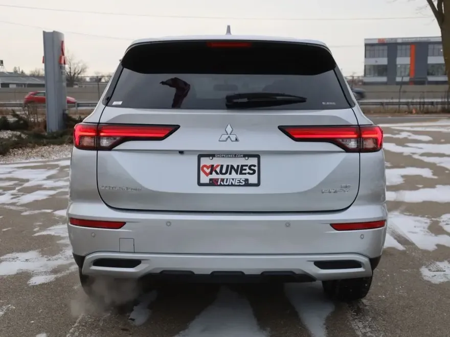 2025 Mitsubishi Outlander PHEV SE photo 7