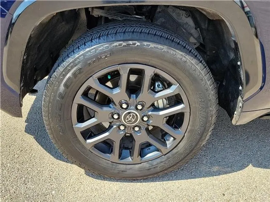 2023 Toyota Tundra Platinum CrewMax photo 1