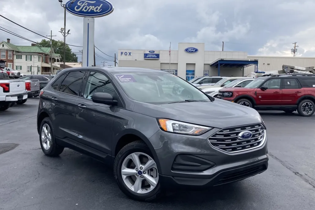 2022 Ford Edge SE photo 1
