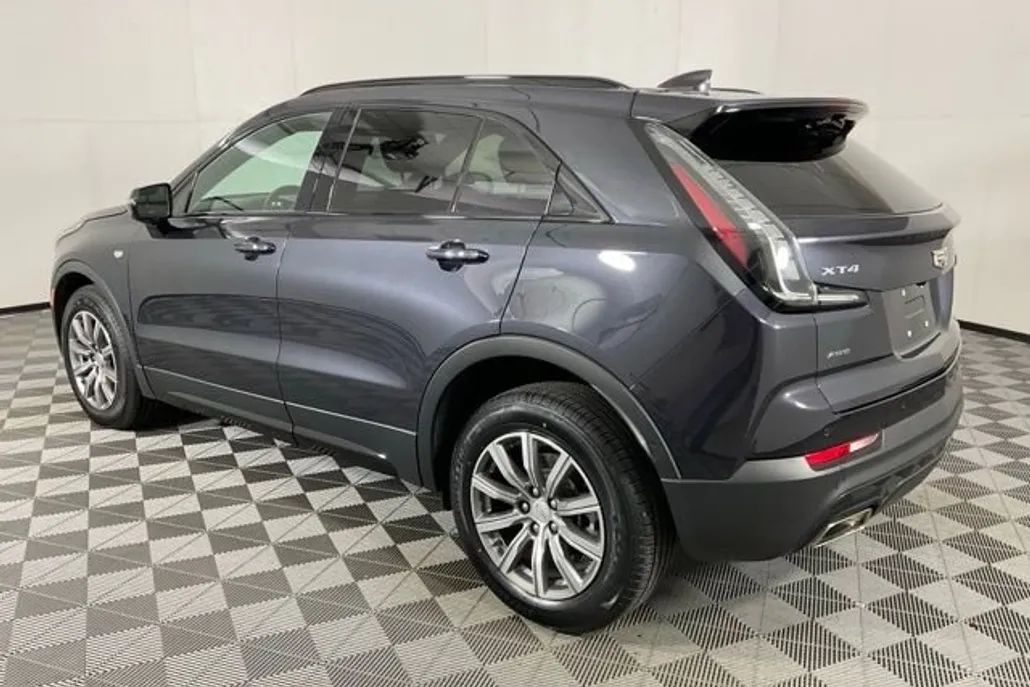 2022 Cadillac XT4 Sport photo 1