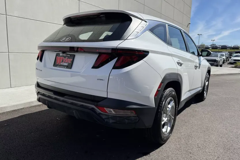 2023 Hyundai Tucson SE photo 1