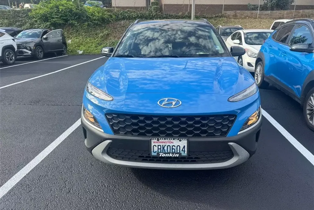 2022 Hyundai Kona SEL photo 1