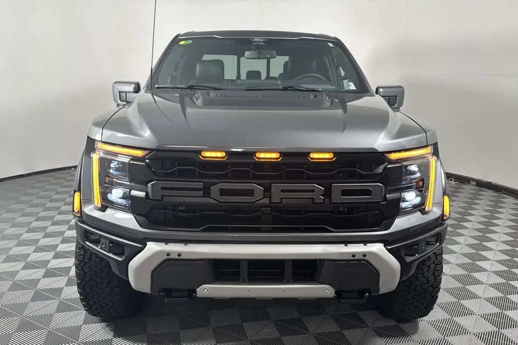 2025 Ford F-150 Raptor photo 1
