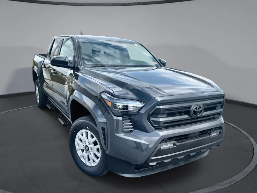 2025 Toyota Tacoma SR5 4x4 Double Cab photo 1