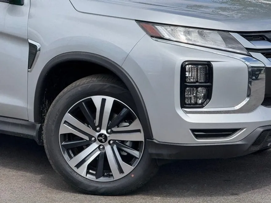 2025 Mitsubishi Outlander Sport ES SE LE photo 1