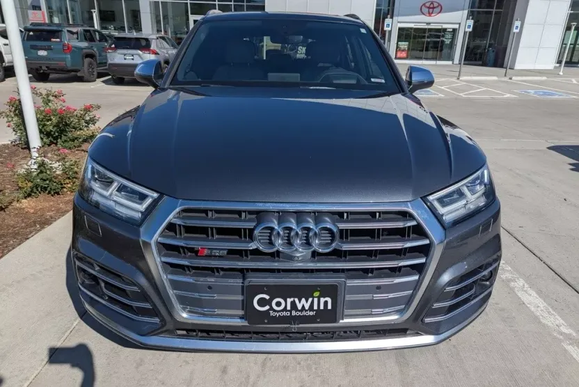 2018 Audi SQ5 Prestige photo 1