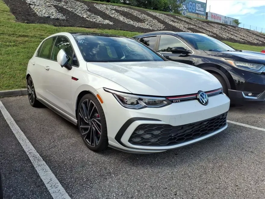 2024 Volkswagen Golf GTI Autobahn photo 1