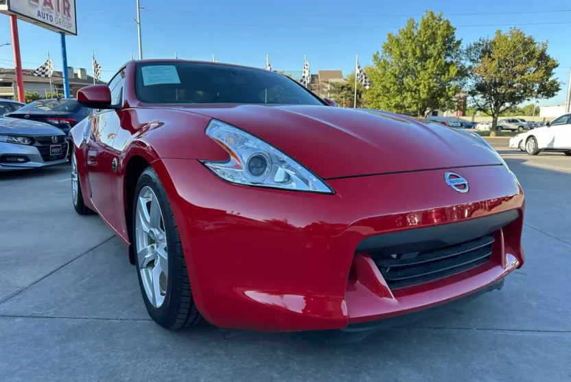 2010 Nissan 370Z photo 1