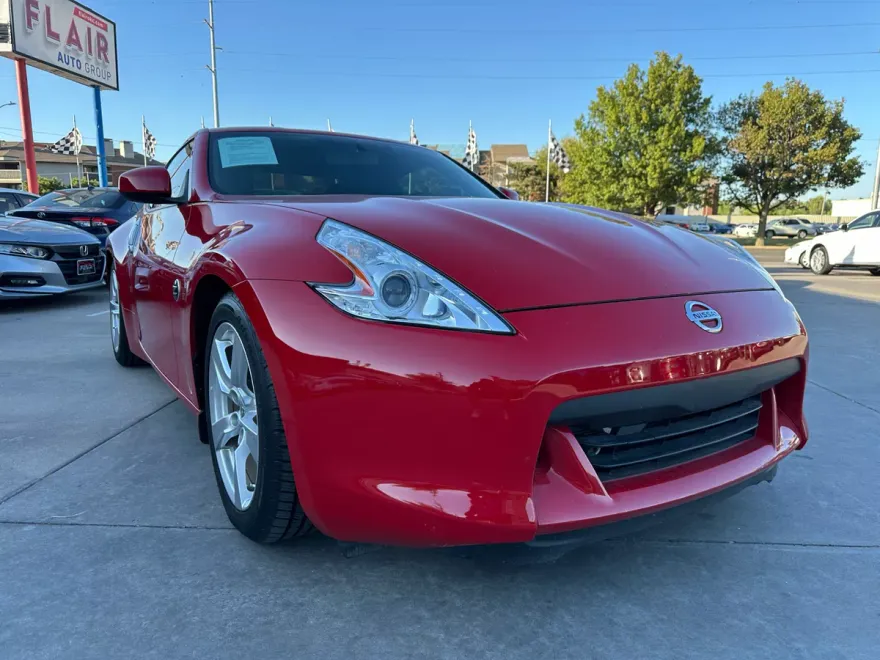 2010 Nissan 370Z photo 1