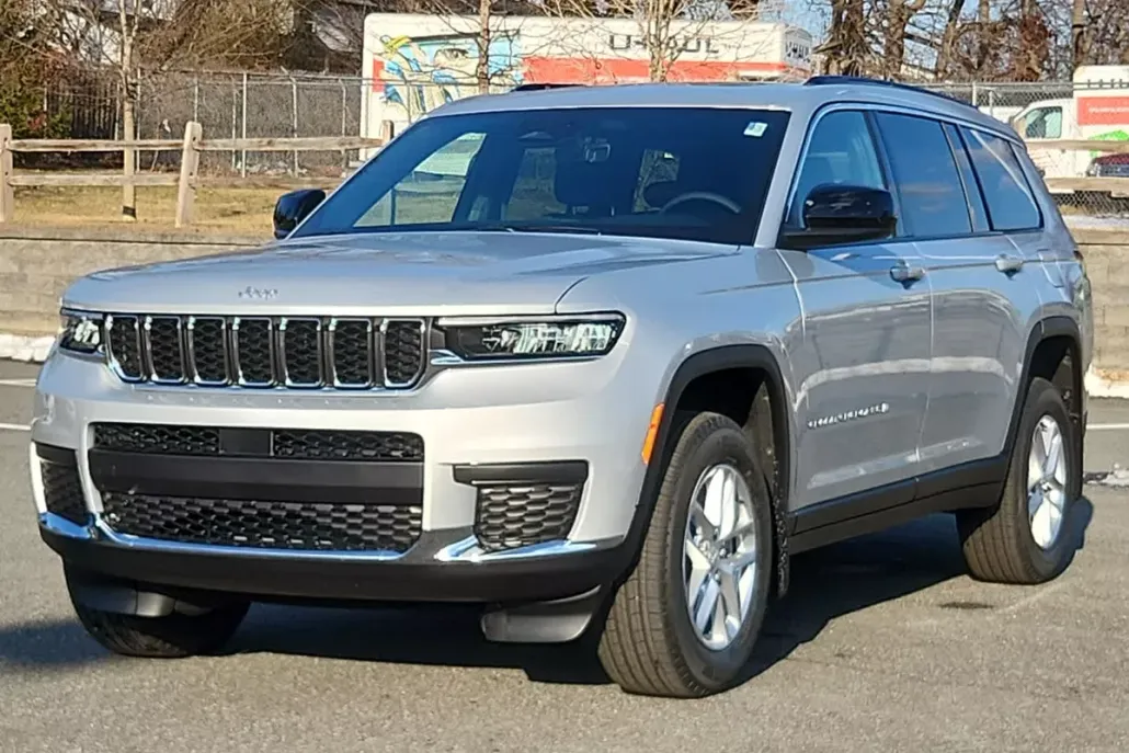 2025 Jeep Grand Cherokee Laredo X photo 1