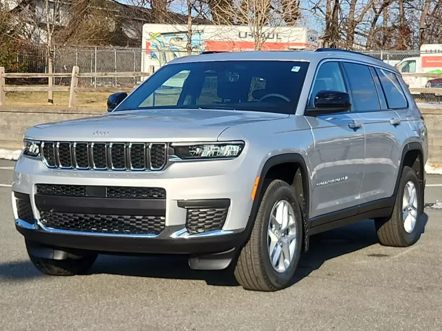 2025 Jeep Grand Cherokee Laredo X photo 1