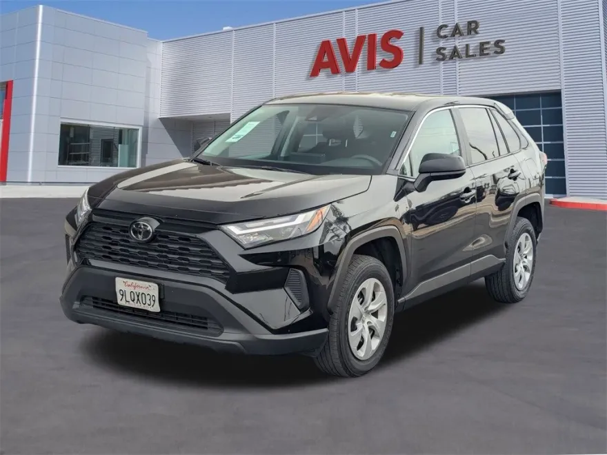 2024 Toyota RAV4 LE photo 1