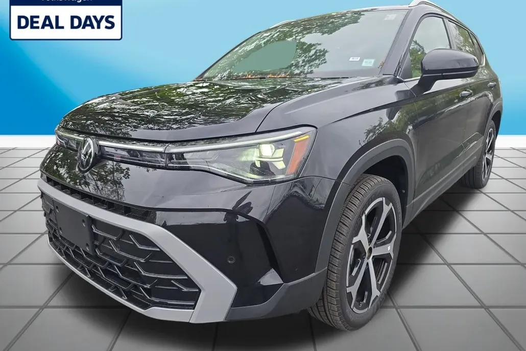 2025 Volkswagen Taos SEL photo 1