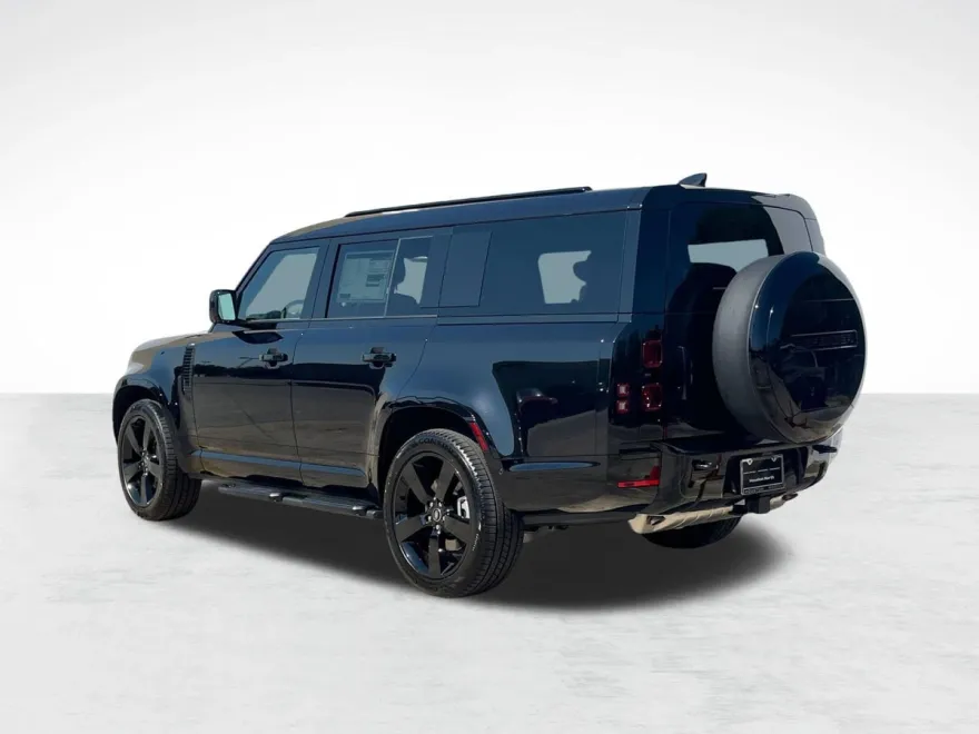 2025 Land Rover Defender 130 X-Dynamic SE photo 1
