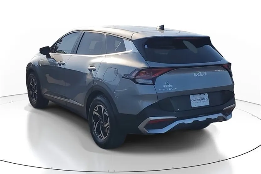 2023 Kia Sportage LX photo 1