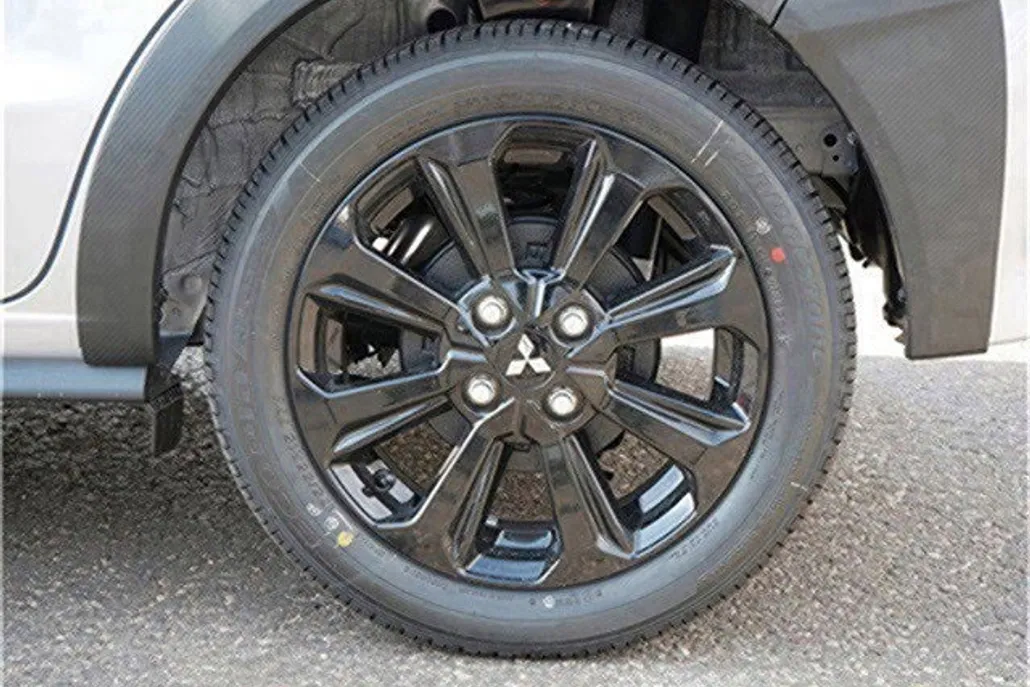 2024 Mitsubishi Mirage Black Edition photo 1