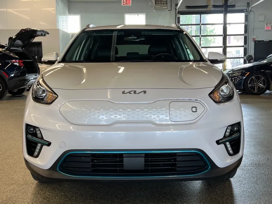 2022 Kia Niro EV EX photo 1