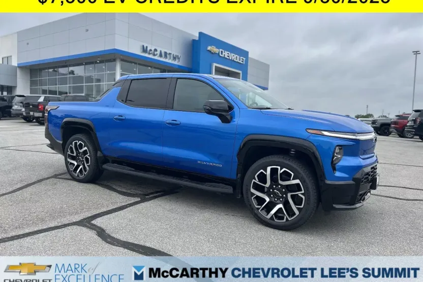 2025 Chevrolet Silverado EV RST photo 1