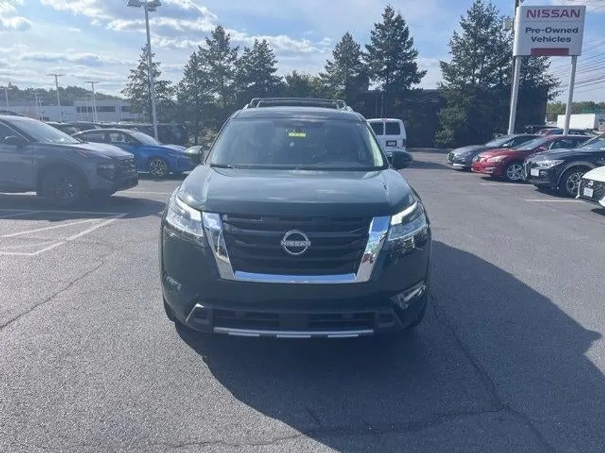 2023 Nissan Pathfinder SL photo 1