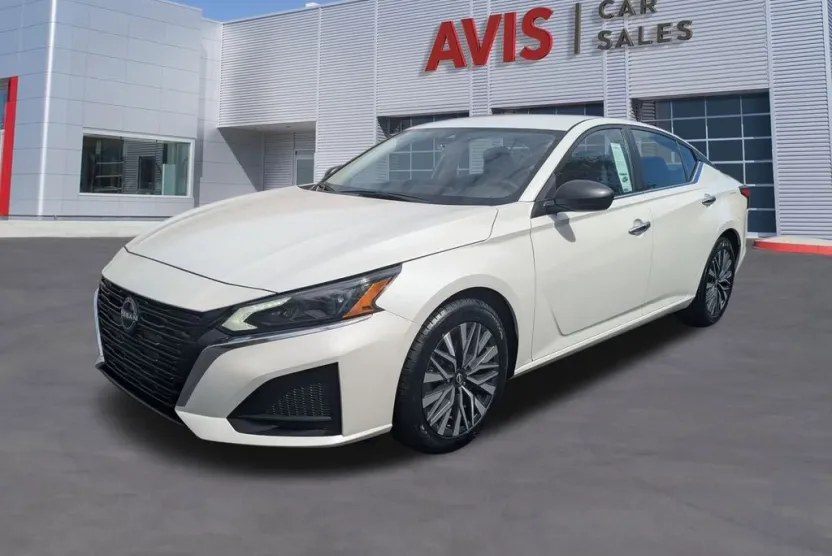 2024 Nissan Altima 2.5 SV photo 1