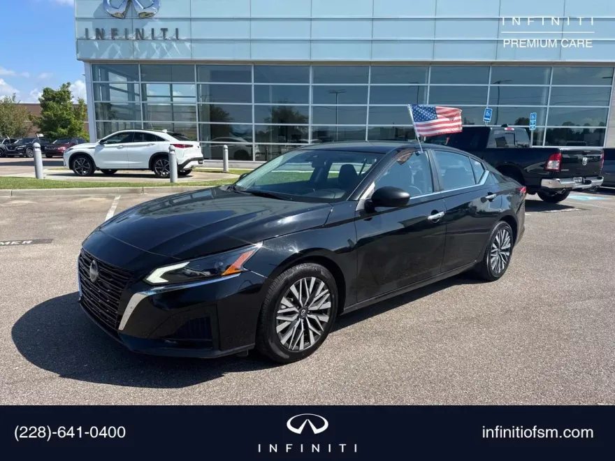 2024 Nissan Altima 2.5 SV photo 1