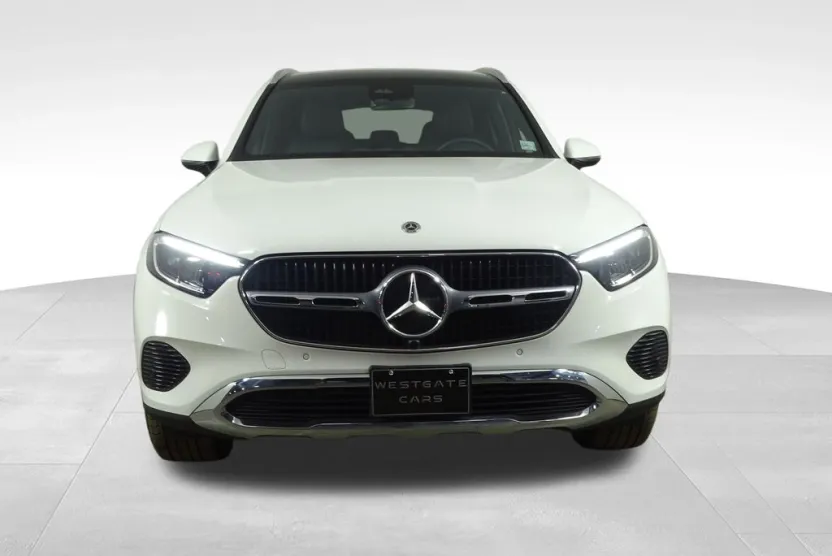 2024 Mercedes Benz GLC 300 photo 1