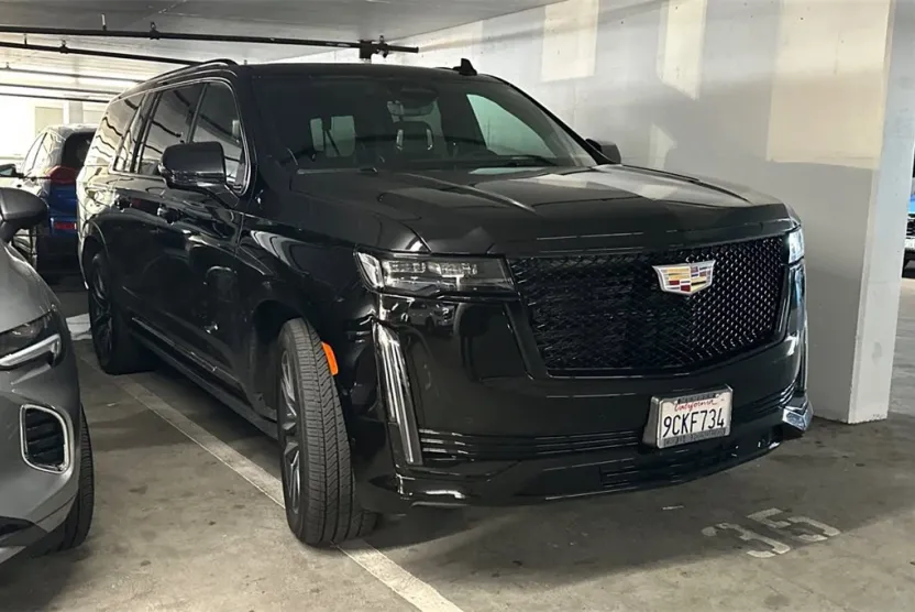 2022 Cadillac Escalade ESV Sport Platinum photo 1