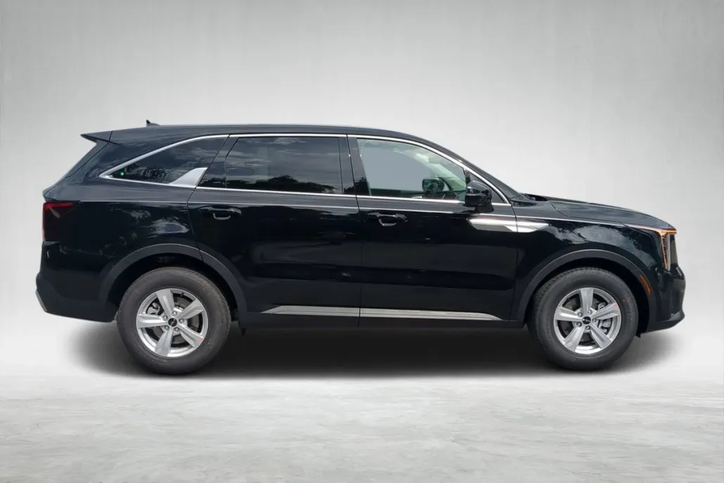 2026 Kia Sorento LX photo 1