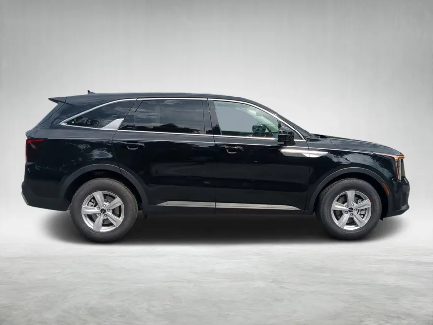 2026 Kia Sorento LX photo 1