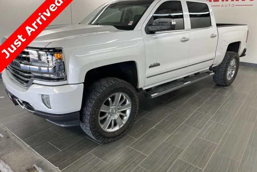 2017 Chevrolet Silverado 1500 High Country photo 1