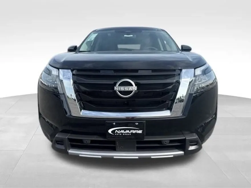 2025 Nissan Pathfinder SL photo 1