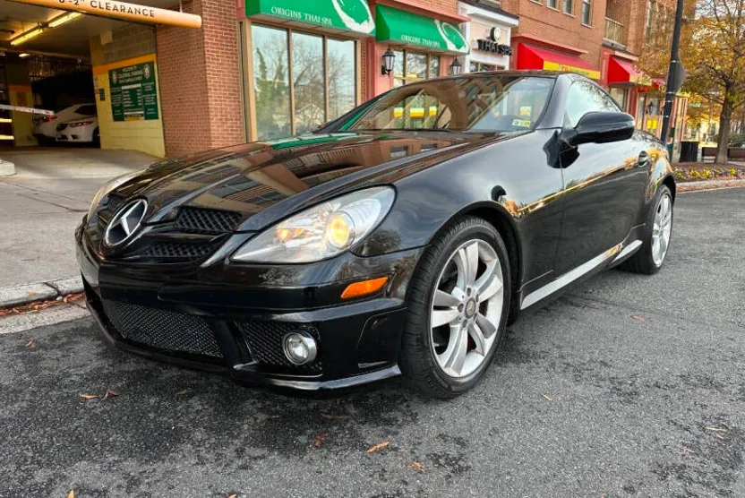 2011 Mercedes Benz SLK 300 photo 1