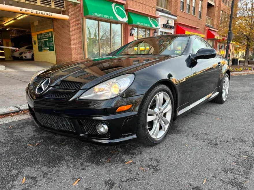 2011 Mercedes Benz SLK 300 photo 1